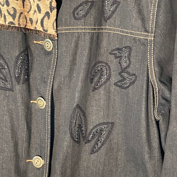 Koret- Black Leopard  print denim‎ jacket, size large - Picture 4 of 8